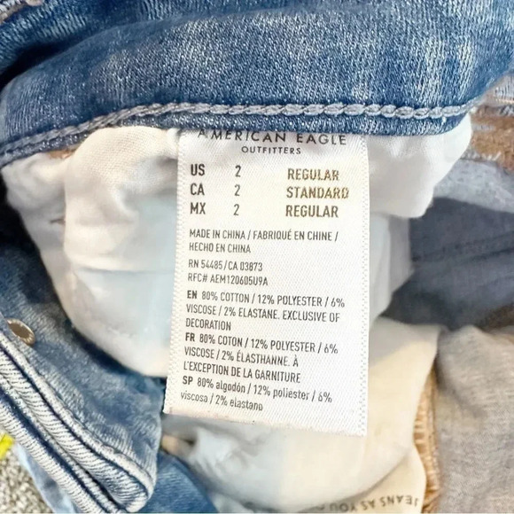 AMERICAN EAGLE Curvy High Rise Jegging Patched Medium Distressed Jeans 2 Regular - Picture 6 of 7